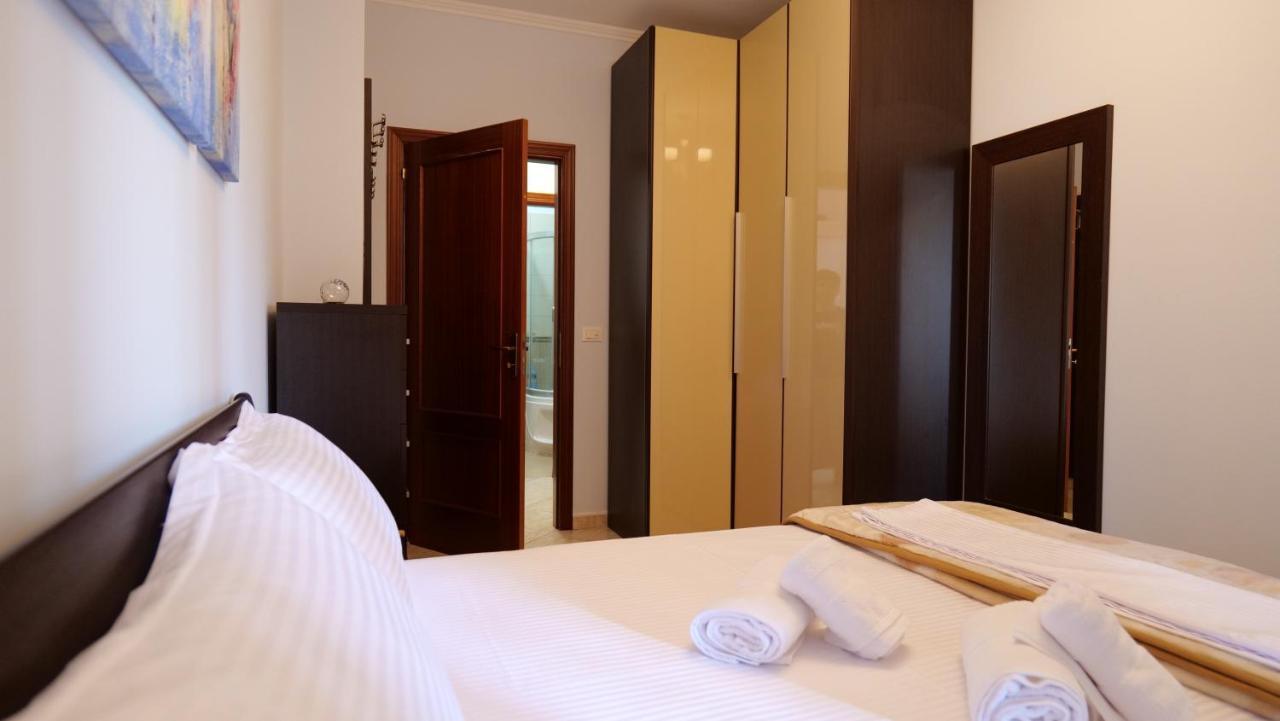 Top Location Kristi Apartments 05 Tiranë Eksteriør bilde