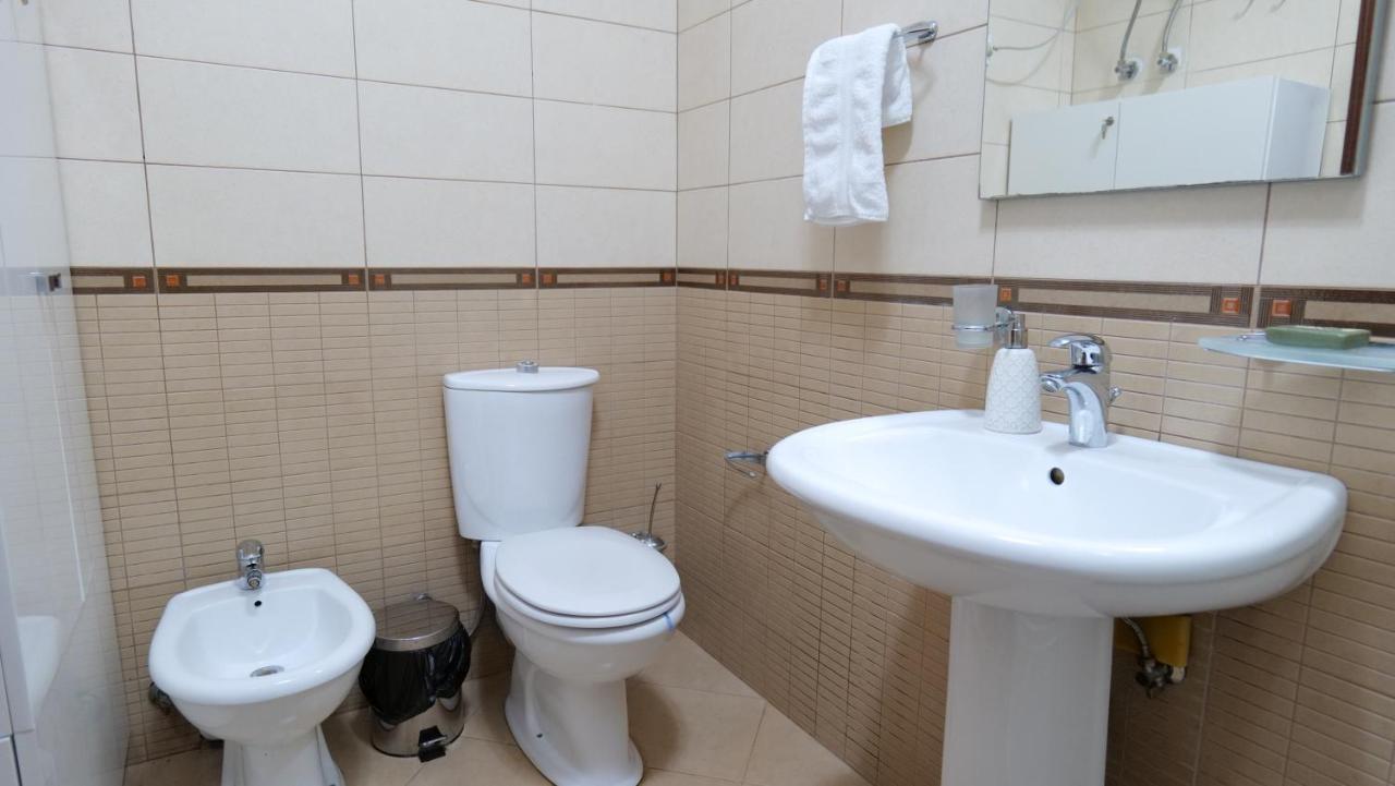 Top Location Kristi Apartments 05 Tiranë Eksteriør bilde