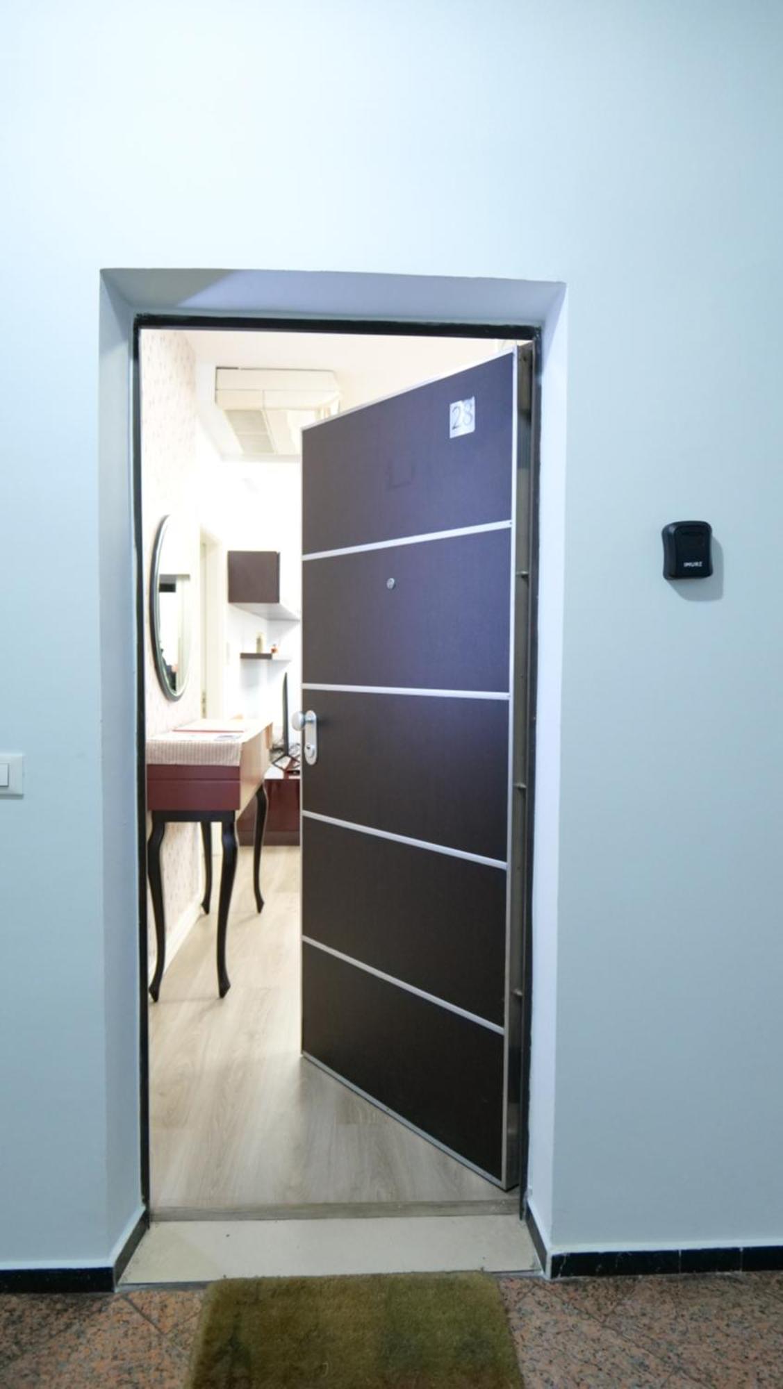 Top Location Kristi Apartments 05 Tiranë Eksteriør bilde
